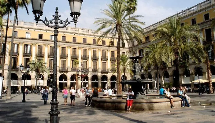 Cozy Yacht Lodge In Barcelona With Boat Tour Option Sant Adria de Besos Botel