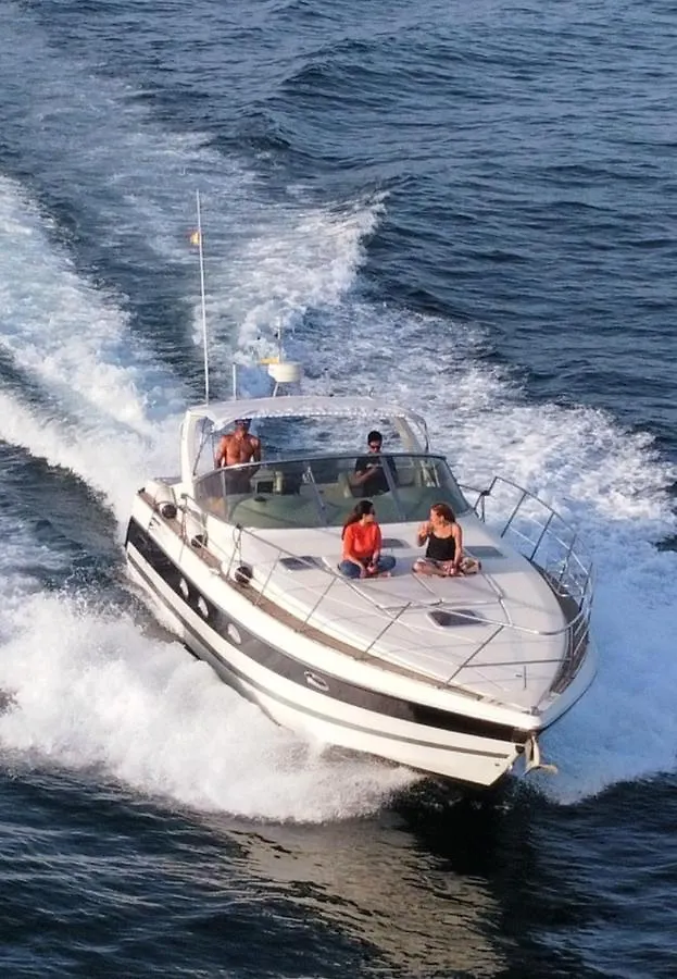 Cozy Yacht Lodge In Barcelona With Boat Tour Option Sant Adria de Besos Botel