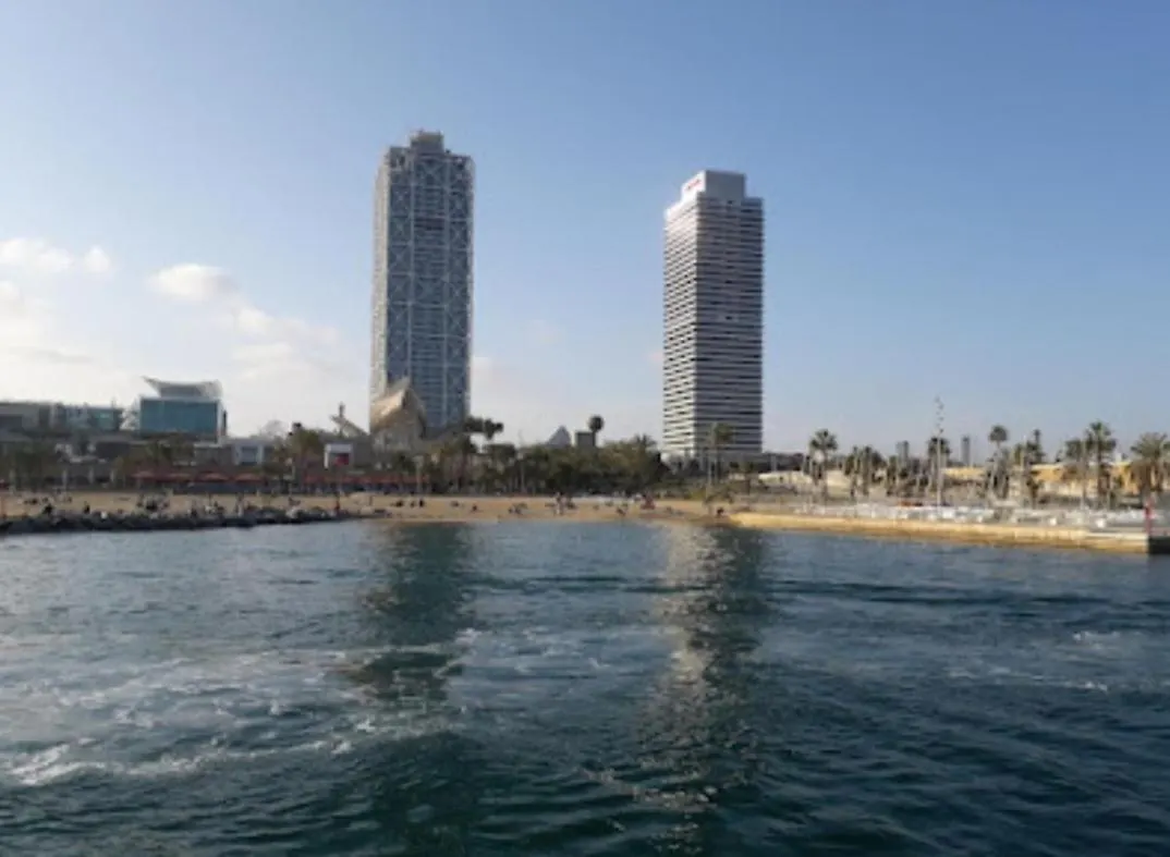 Cozy Yacht Lodge In Barcelona With Boat Tour Option Sant Adria de Besos Botel